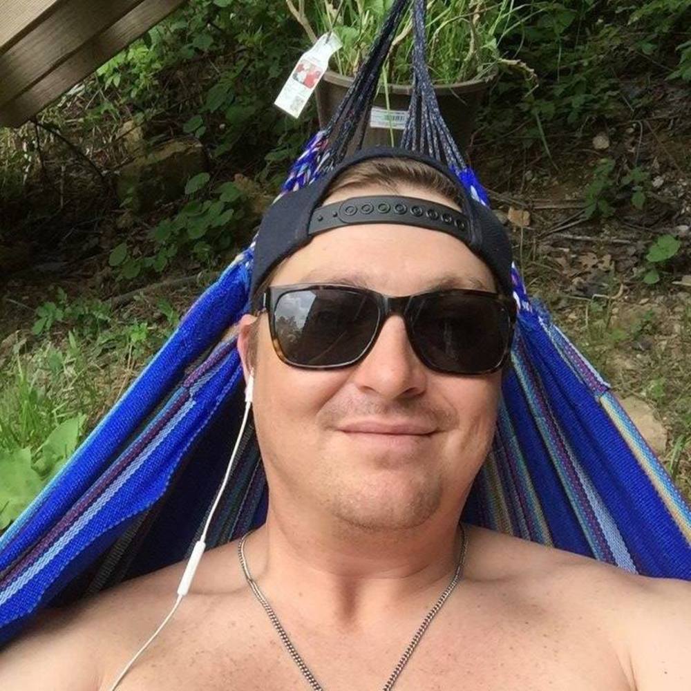 Meet your Posher, Travis